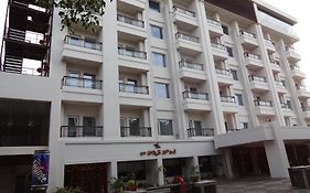 La Hospin Hotel Rajahmundry
