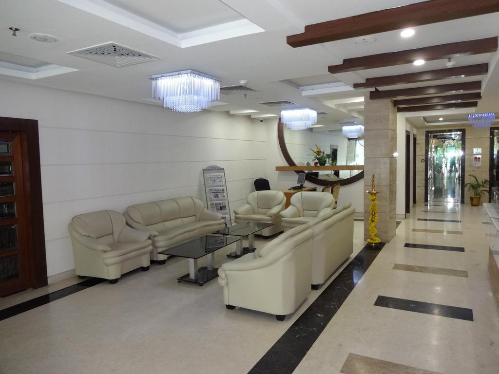 La Hospin Hotel Rājahmundry Room photo